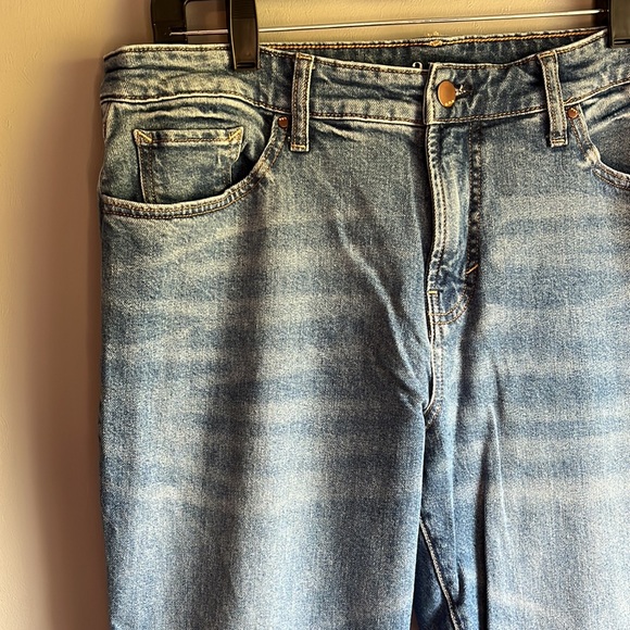 A.n.a Mid Rise Boyfriend Jeans 12 - Picture 3 of 5